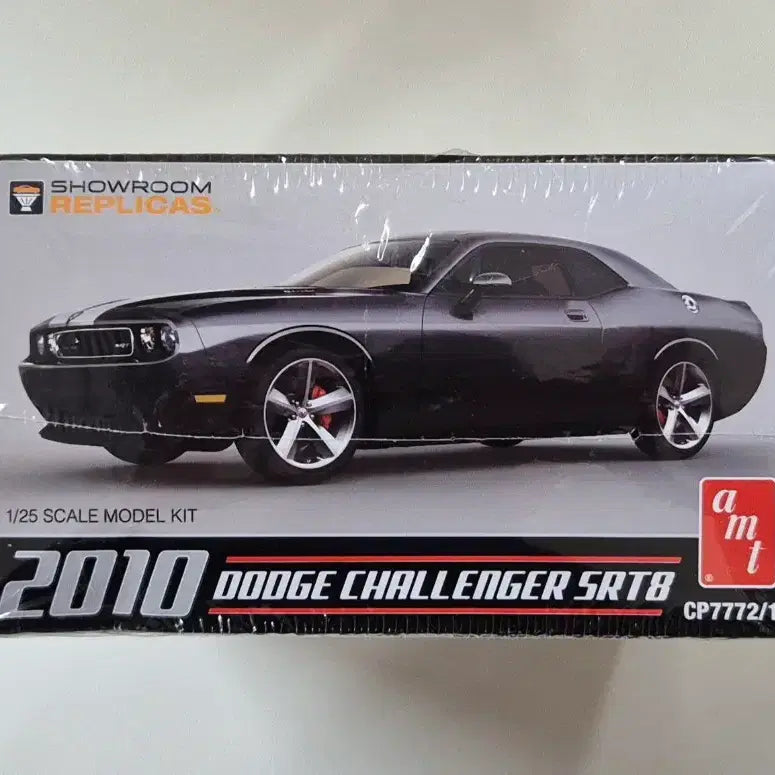 [BUNJANG] AMT 1/25 Scale 2010 Dodge Challenger SRT8 Model Kit / AMT 1/25 &