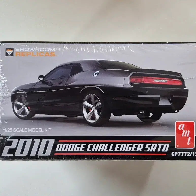 [BUNJANG] AMT 1/25 Scale 2010 Dodge Challenger SRT8 Model Kit / AMT 1/25 &