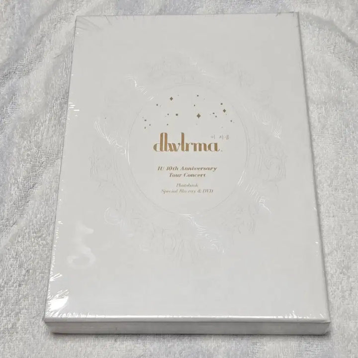 [BUNJANG] IU 10th Anniversary "23" DLWLIRMA Blu-ray &amp; DVD Sealed / 아이유 IU 10주년 이지금 dlwlrma 블루레이&amp;dvd 미개봉
