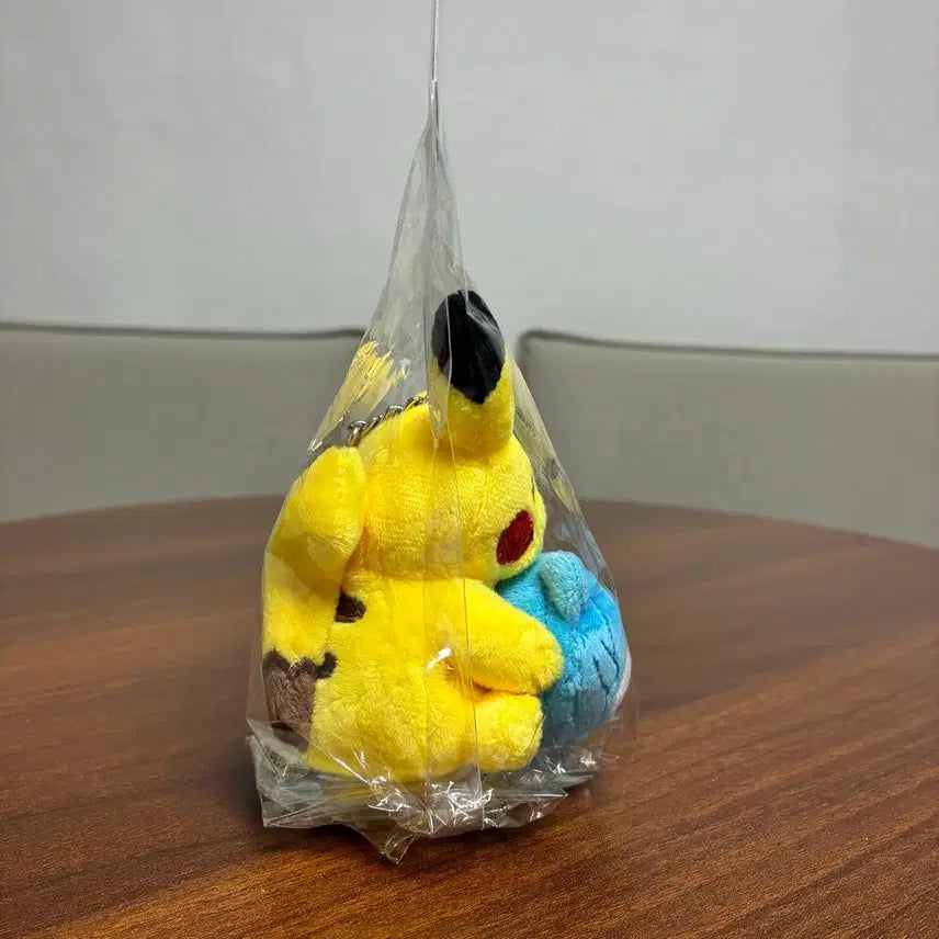 [BUNJANG] Pokemon Maril Beach Ball Pikachu Plush Keychain (Olive Young Pokemon Edition) / 올리브영 포켓몬 에디션 포켓몬스터 인형키링 마릴 비치볼 피카츄