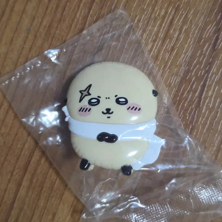 [BUNJANG] Chiikawa Racco Claw Stand Gacha / 치이카와 랏코 집게 스탠드 가챠