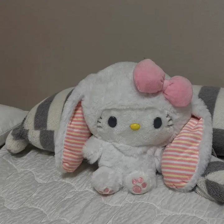 [BUNJANG] Classic Kitty "Robbie" Easter Bunny Plush / 고전키티 인형 롭이어 부활절 키티 토끼 인형