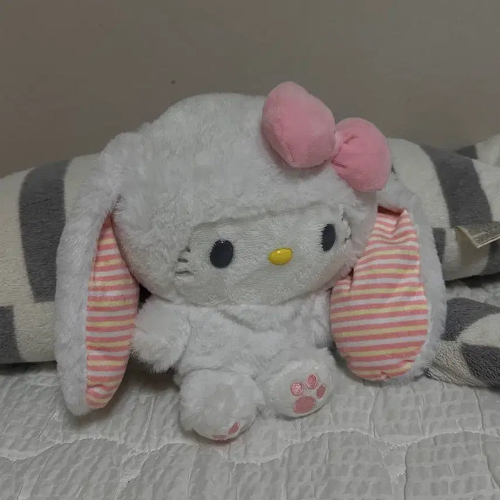[BUNJANG] Classic Kitty "Robbie" Easter Bunny Plush / 고전키티 인형 롭이어 부활절 키티 토끼 인형