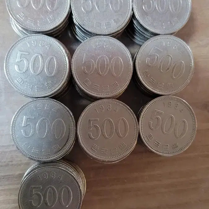 [BUNJANG] 1983 &amp; 1984 500 Won Coin Bundle Set (200 Coins Total) / 동전 1983년 500원 1984년 500원 총 200개일괄