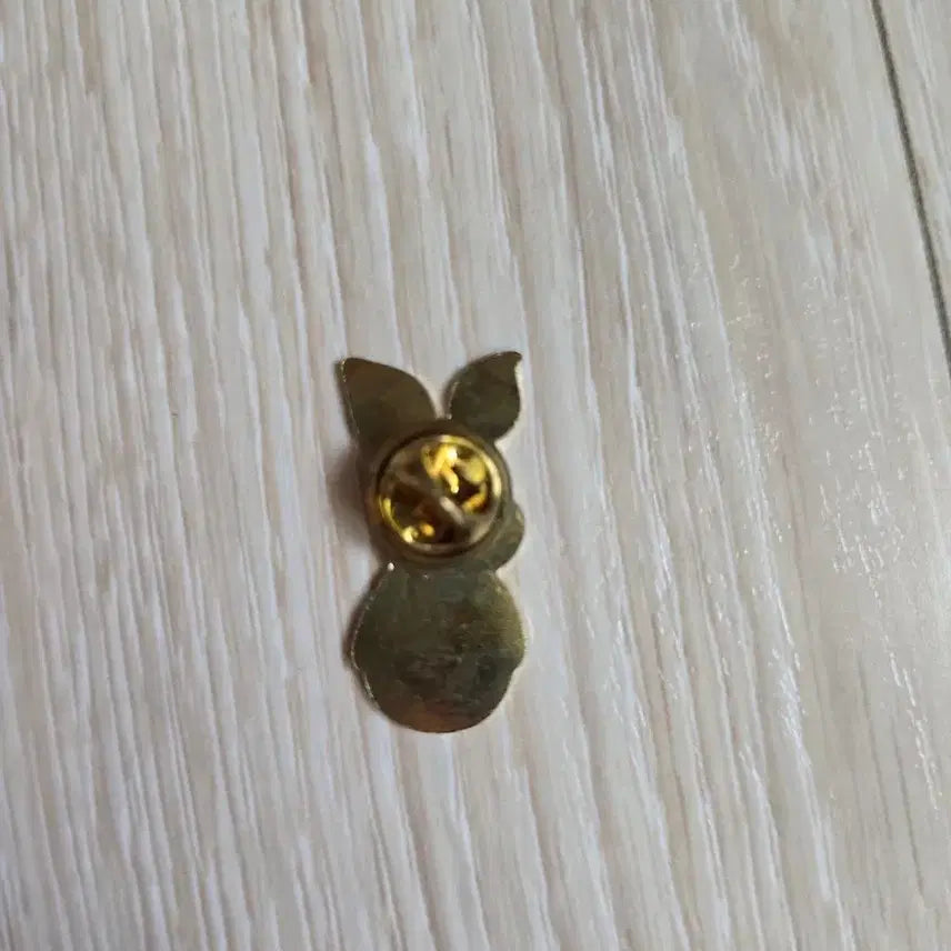 [BUNJANG] Winnie the Pooh Piglet Badge / 곰돌이 푸 피글렛 뱃지