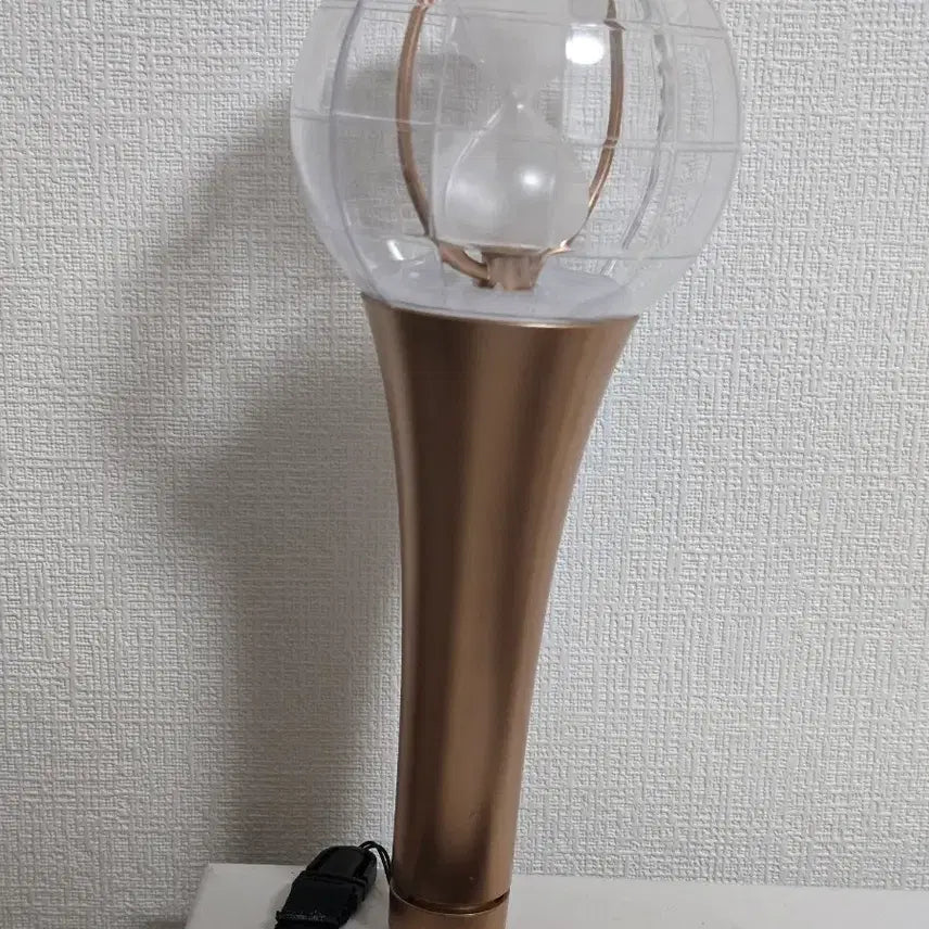 [BUNJANG] ATEEZ Lightiny Ver. 2 Lightstick with Photocard / 에이티즈 응원봉 라이티니 2 양도 포카 포함 ateez
