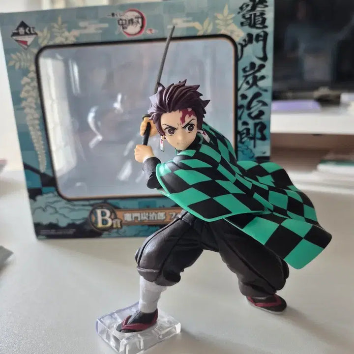 [BUNJANG] Demon Slayer Tanjiro B Prize Figure (Displayed) / 귀칼 탄지로 B상 단순전시개봉 피규어 팝니다