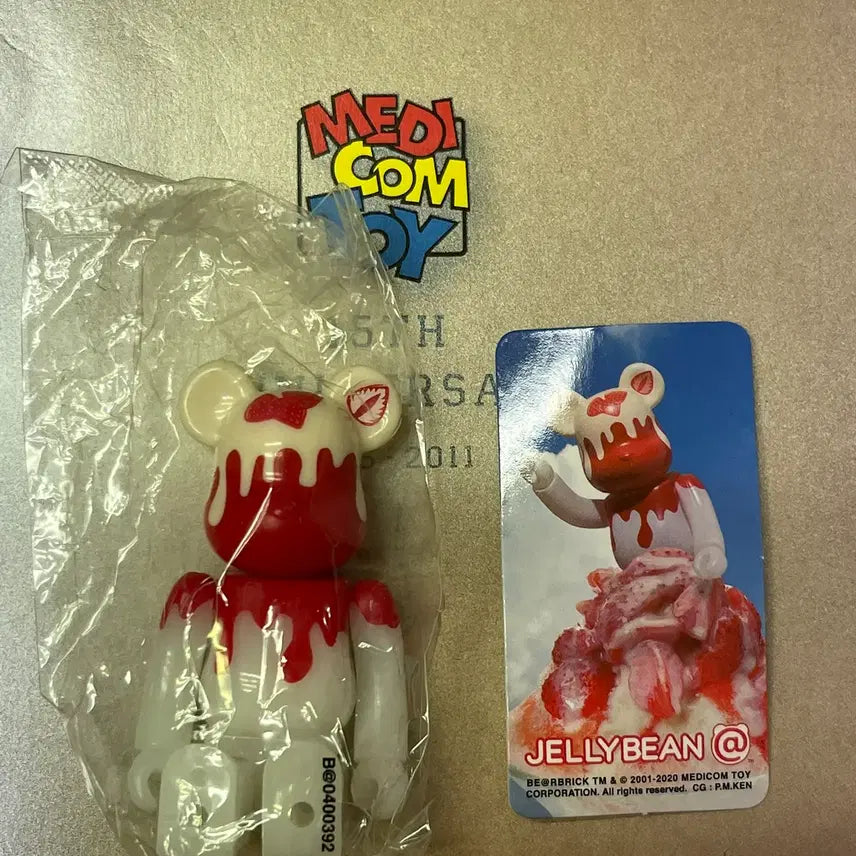 [BUNJANG] Bearbrick 40th Series Jelly Bean Strawberry Bingsu / 베어브릭 40탄 젤리빈 딸기 빙수