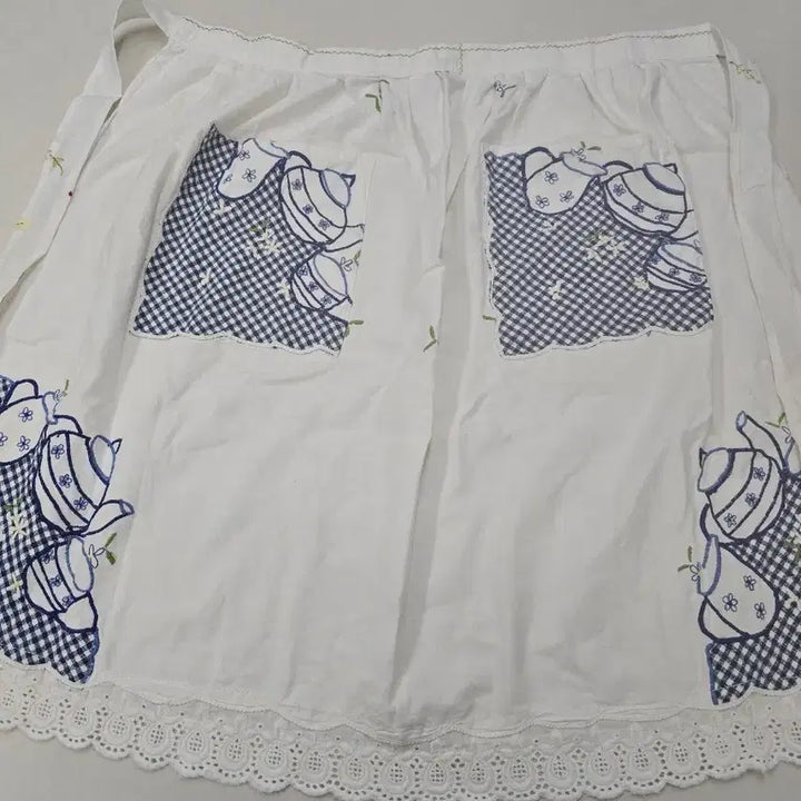 [BUNJANG] Vintage Embroidered Apron with Checkered Pocket / 빈티지 앞치마
