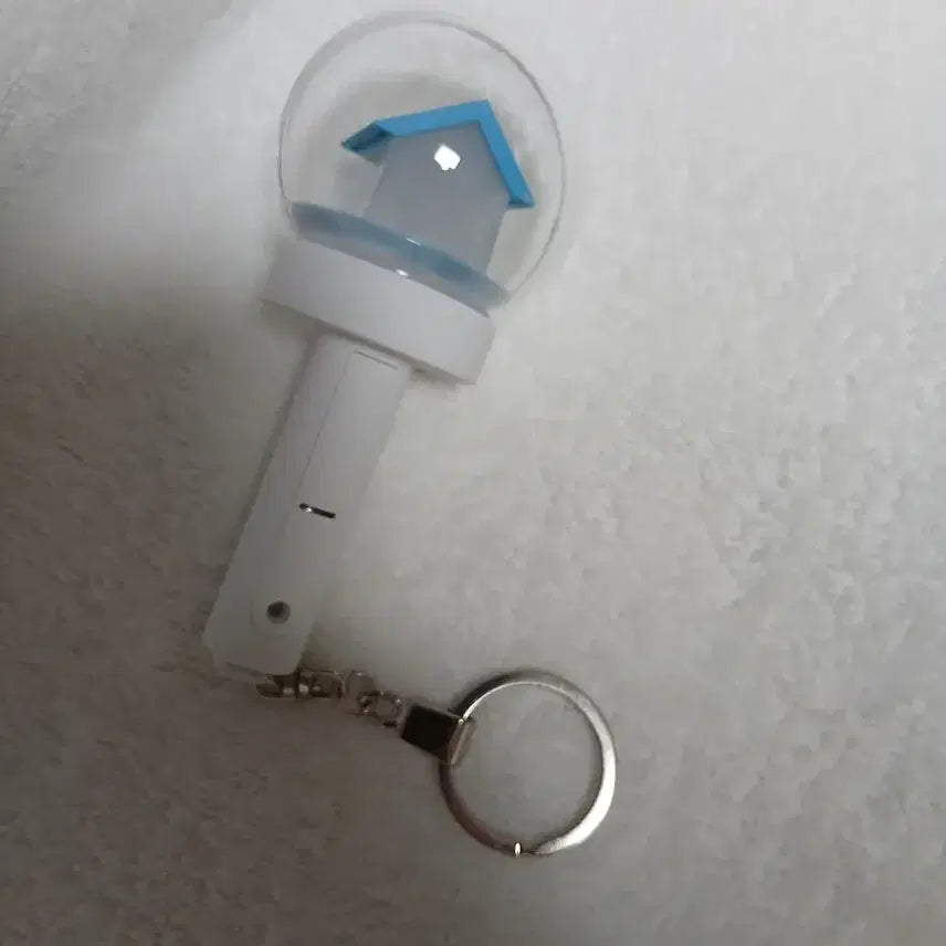 [BUNJANG] BOYNEXTDOOR Official Light Stick Keyring / 보넥도 official light stick keyring 팝니다
