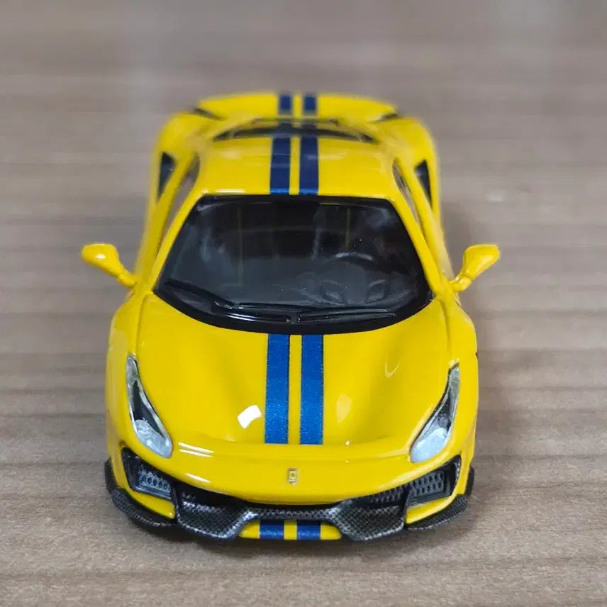 [BUNJANG] TOC Ferrari 488 Pista Yellow Diecast Model / Toc 페라리 488 피스타, 458 스페치알레 로쏘코르사 하자품