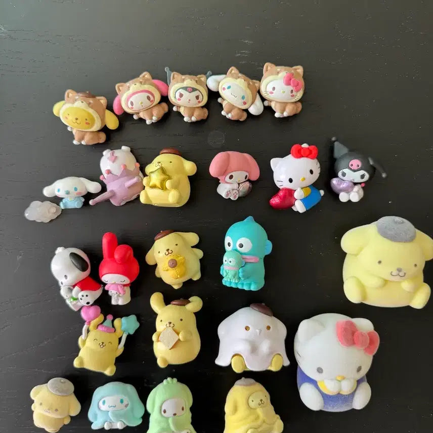[BUNJANG] Sanrio Gacha Figures Bundle Set (24 pcs) / 산리오 가챠 피규어 24개 처분