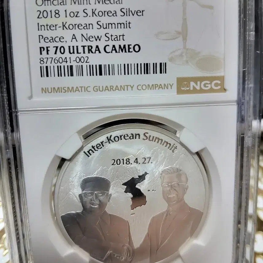 [BUNJANG] 2018 Inter-Korean Summit Commemorative 1 oz Silver Medal PF70 Ultra Cameo / 2018 남북정상회담 기념 1온스  은메달 PF70 울트라카메오
