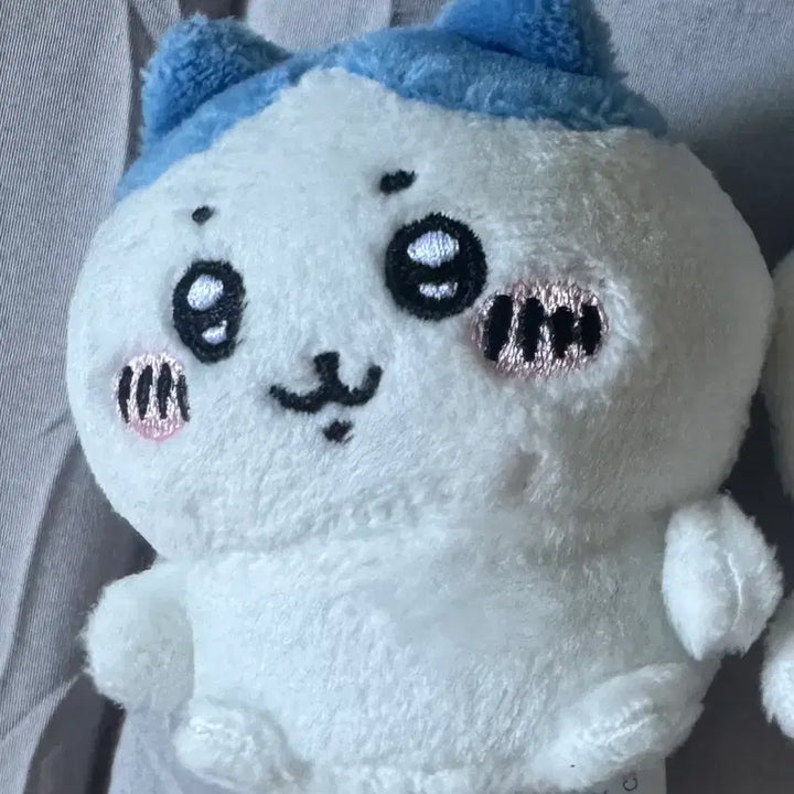 [BUNJANG] Hachiware "Chiikawa" Sitting Plush Doll Figure / 하치와레 가챠 인형 피규어 치이카와 앉은누이 구버전