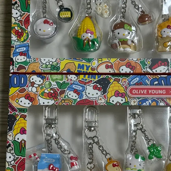 [BUNJANG] Hello Kitty Figure Keyring Food Set Bundle Set / (미개봉) 올리브영 지역 헬로키티 피규어 키링 소금빵 영광 우유 포함 간식 식사 세트 일괄