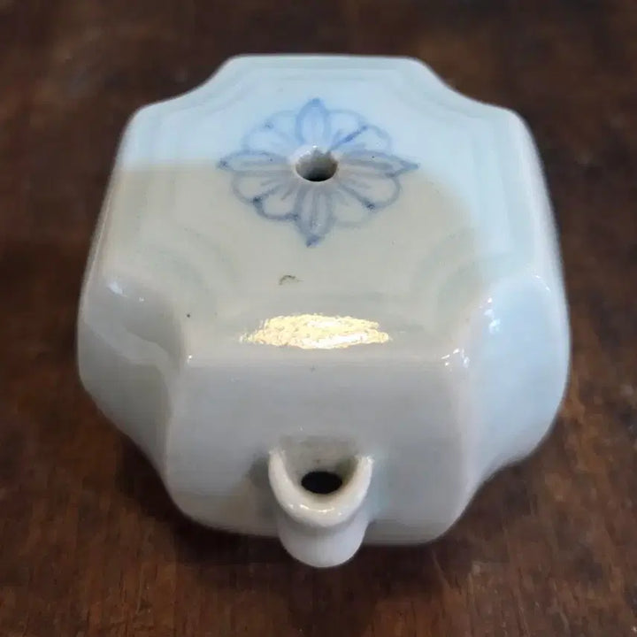 [BUNJANG] Ji Soon-tak Celadon Porcelain Water Dropper / 지순탁 청화백자 도자기 연적