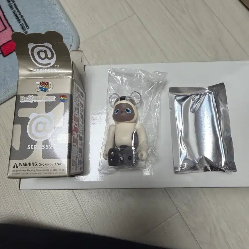 [BUNJANG] Bearbrick 52nd Series Robot / 베어브릭 52탄 러봇