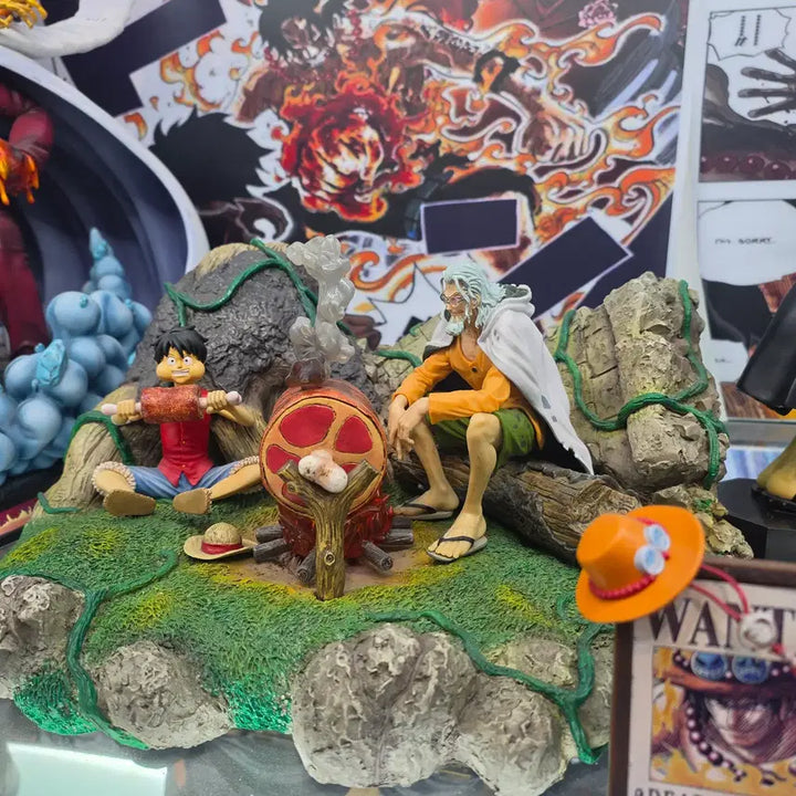 [BUNJANG] JACKSDO Monkey D. Luffy &amp; Silvers Rayleigh Diorama Set / 원피스 잭스두 루피, 레일리, 디오라마포함 3채, 수련 후 고기먹방하는 장면, 애장 피규어 23만원에 저렴히 판매합니다