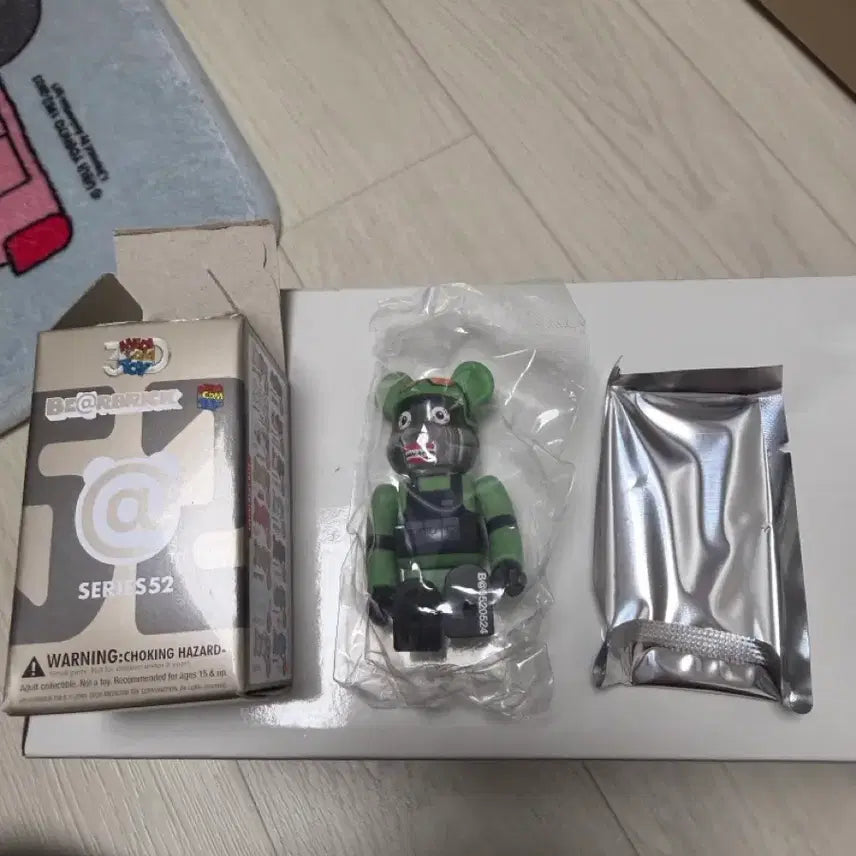 [BUNJANG] Bearbrick 52nd Series Densuke28 / 베어브릭 52탄 densuke28