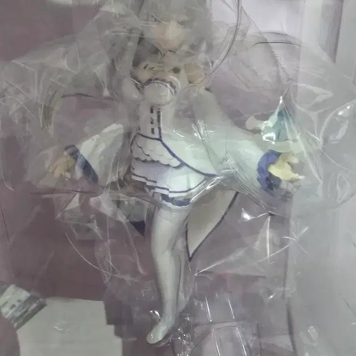 [BUNJANG] Re:Zero Emilia Figure / 리제로 이야기는 To be continued 시리즈의 B상 에밀리아 피규어