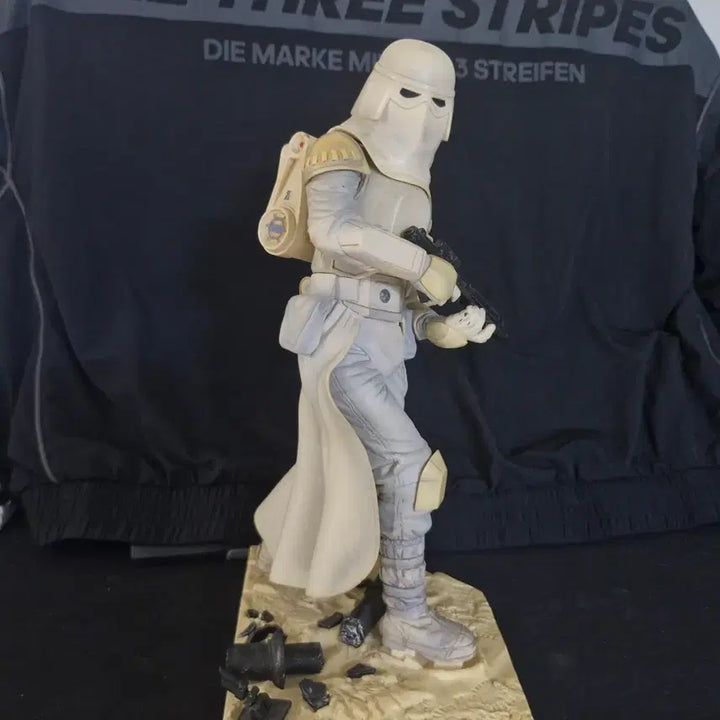 [BUNJANG] Star Wars Snowtrooper 1/7 Scale Figure / 스타워즈 스노우 트루퍼 1/7 피규어