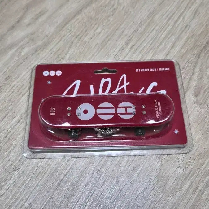 [BUNJANG] BTS World Tour Arirang Mini Skateboard Keychain (Sealed) / BTS 월드투어 아리랑 미니 스케이트보드 키링 (미개봉)
