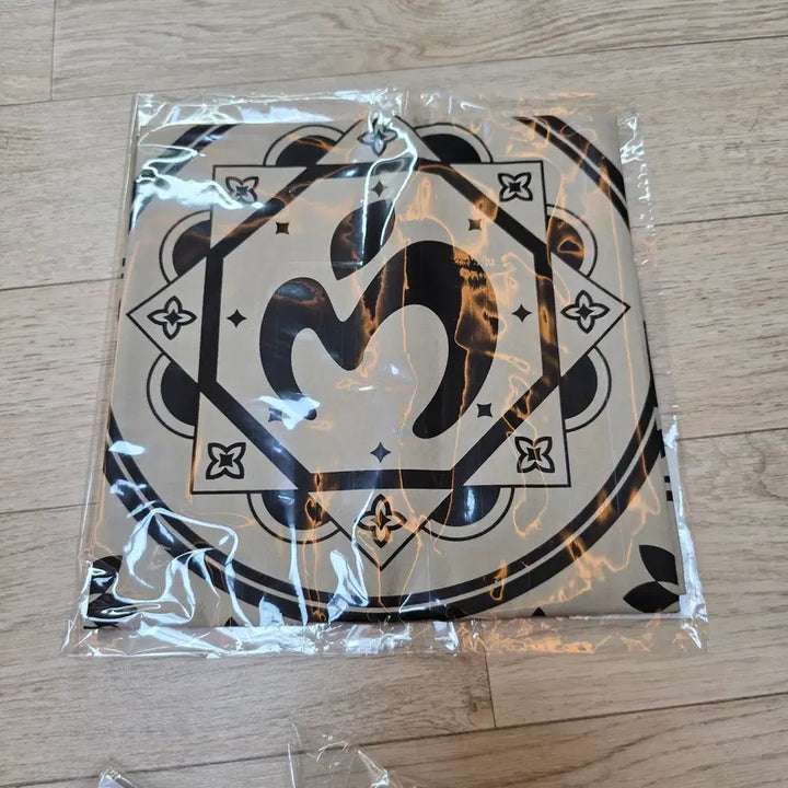 [BUNJANG] Mrs. Green Apple 2025 Tour Bandana / 미세스 그린애플 반다나 (2025년 MGA 내한 굿즈) 판매