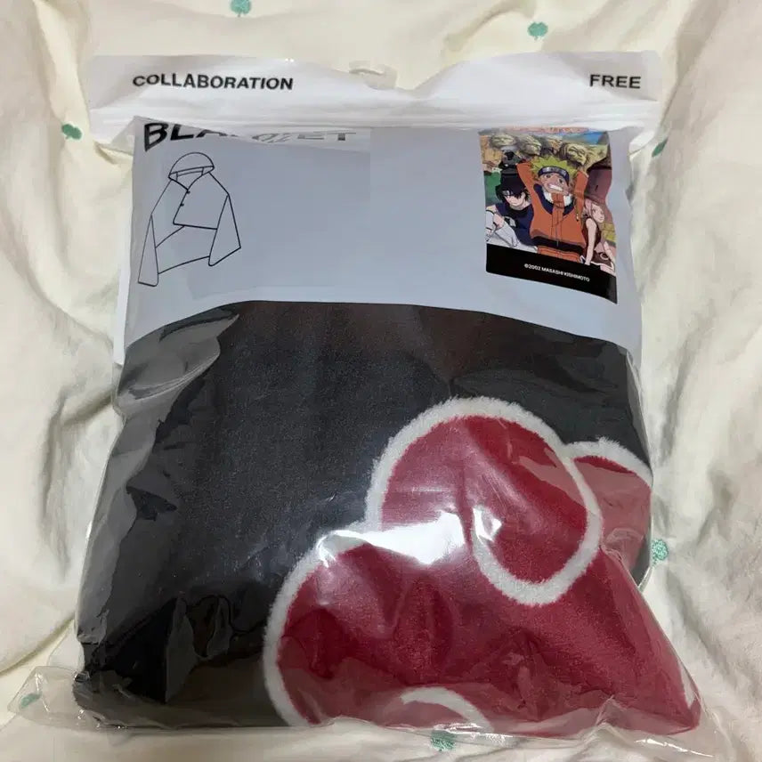 [BUNJANG] SPAO Naruto Akatsuki Hooded Blanket (Sealed) / 스파오 나루토 아카츠키 후드 담요 미개봉 새상품
