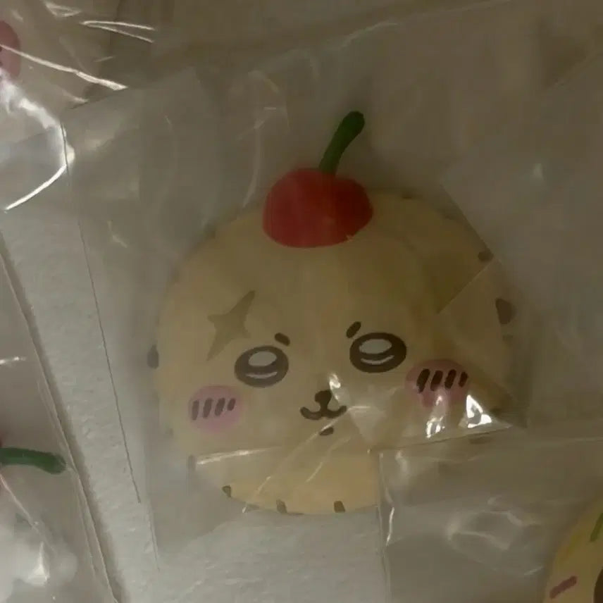[BUNJANG] Chiikawa Whipping Magnet Ratko / 치이카와 휘핑 마그넷 랏코