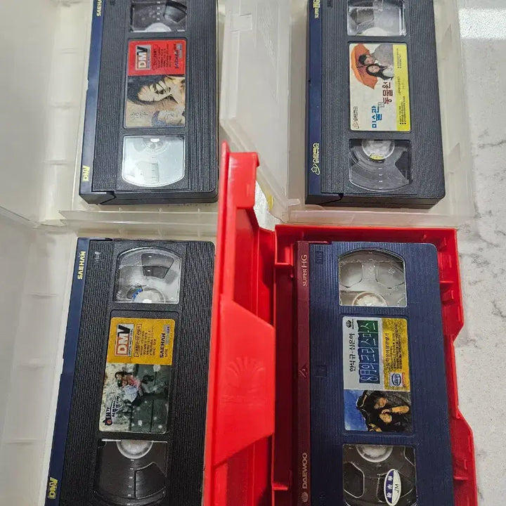 [BUNJANG] Collection of 4 VHS Tapes / 소장용 비디오테이프(4개)