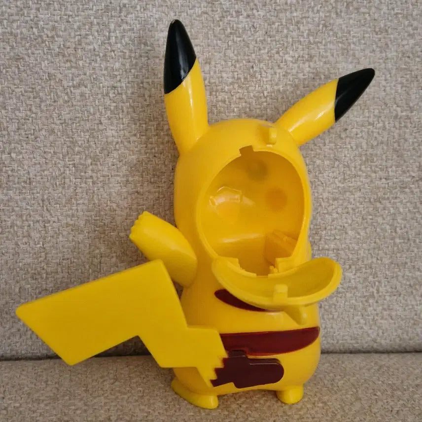 [BUNJANG] Shanghai Limited Pikachu Figure Container / 상하이 한정) 포켓몬 피카츄 피규어 컨테이너