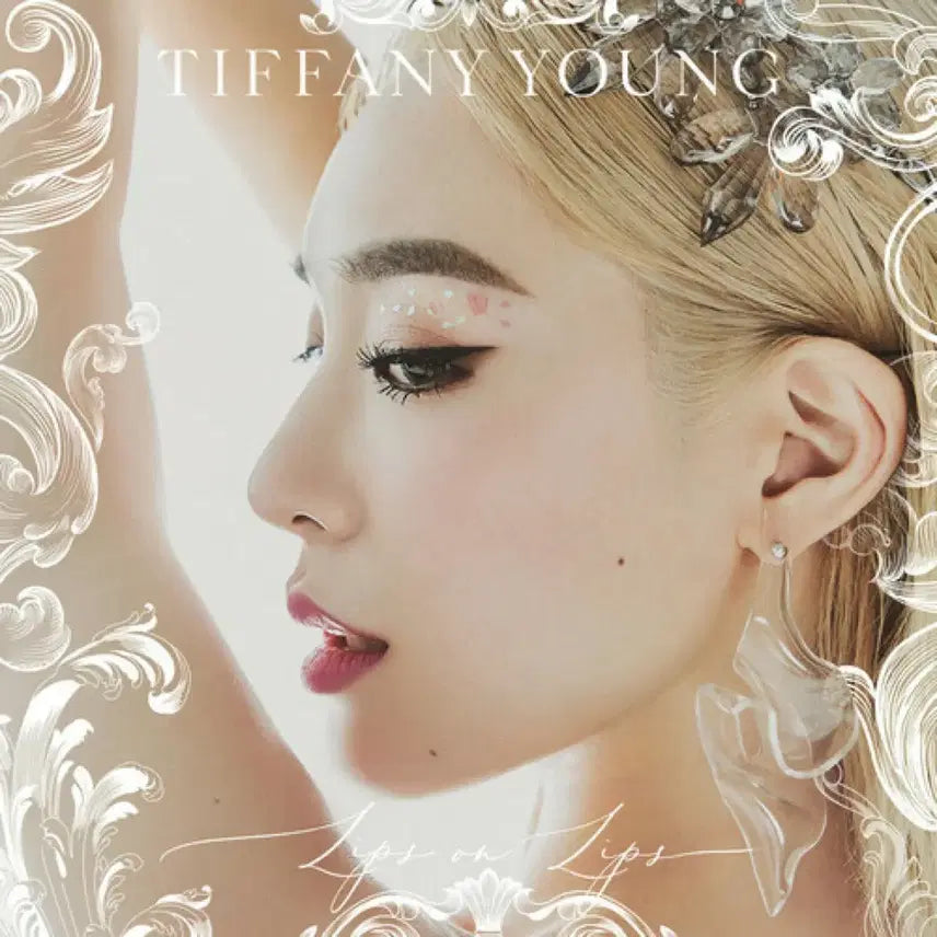 [BUNJANG] Tiffany Young Lips On Lips CD / 티파니 영 Lips On Lips 앨범 시디 CD