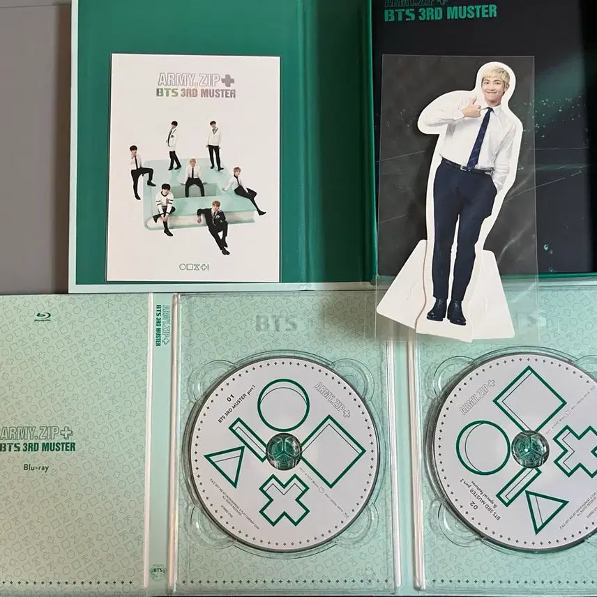 [BUNJANG] BTS ARMY Muster Vol. 3 Blu-ray with RM Standee Full Set / Bts 3기 머스터 블루레이 등신대 포함 풀박