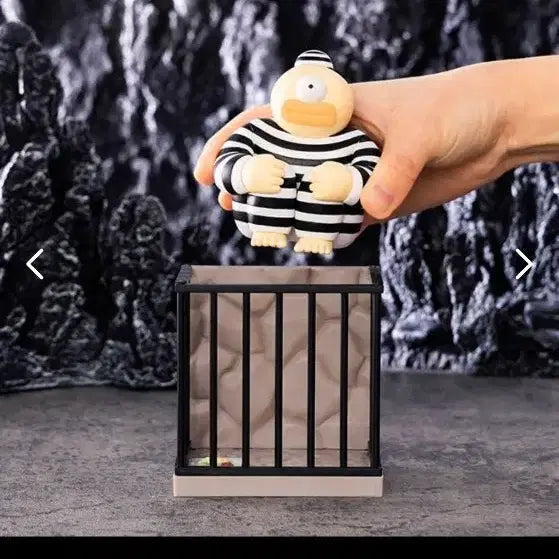 [BUNJANG] Chiikawa Prison Figure OdE / 치이카와 감옥 피규어 오데 팝니당