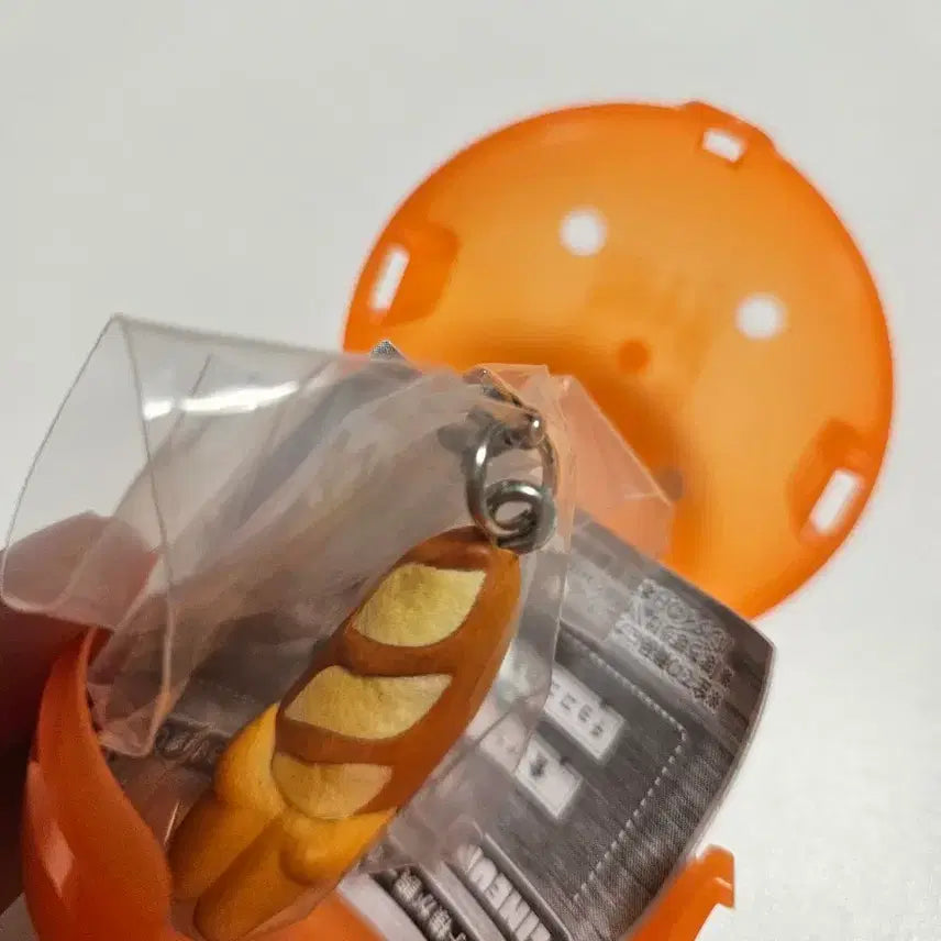 [BUNJANG] Bread Shaped Gacha Figure Keychain / 빵 마치보케 메지루시 가챠