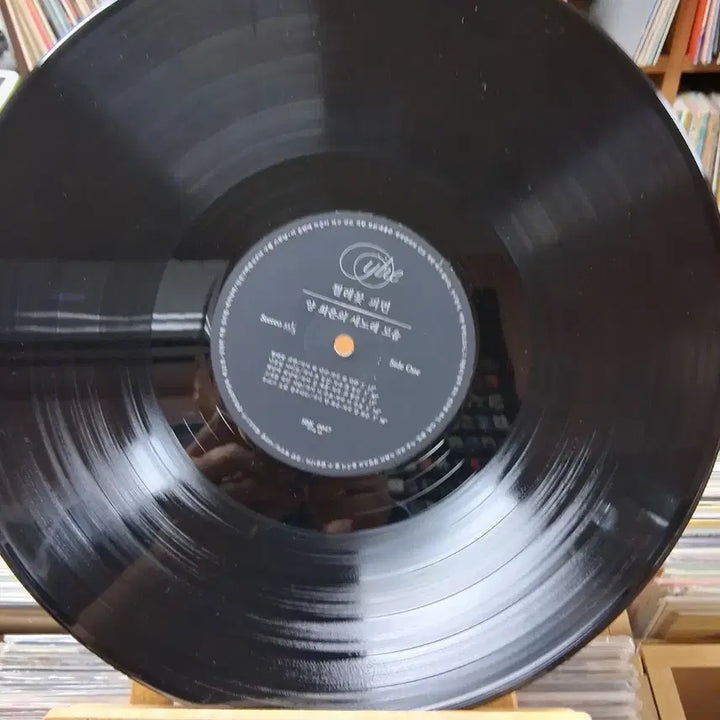 [BUNJANG] Yang Hee-eun "When the Wild Rose Blooms" LP / 민트급 양희은 새 노래 모음 "찔레꽃 피면" LP 할인