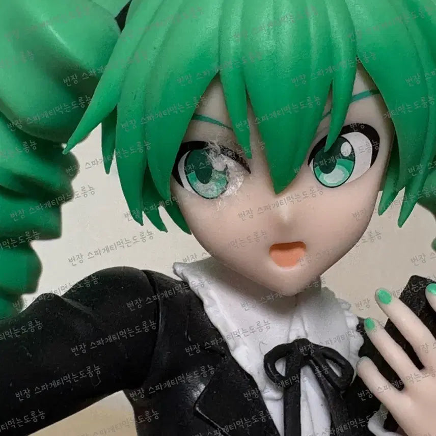 [BUNJANG] Hatsune Miku Dark Angel Figure (Defective) / (하자o)(박스x)하츠네 미쿠 다크엔젤 피규어