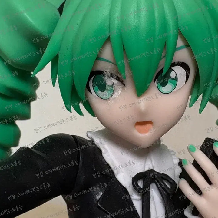 [BUNJANG] Hatsune Miku Dark Angel Figure (Defective) / (하자o)(박스x)하츠네 미쿠 다크엔젤 피규어