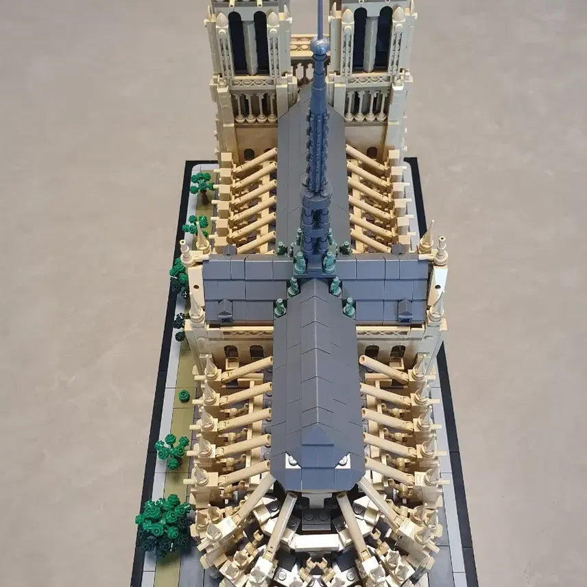 [BUNJANG] LEGO Architecture Notre Dame Cathedral (21061) / 레고 21061 아키텍처 노트르담 대성당