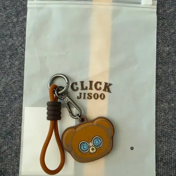 [BUNJANG] BLACKPINK JISOO Click Pop-up Bear Keychain / 지수 클릭 팝업 베어 키링 키체인 양도 블랙핑크 BLACKPINK JISOO