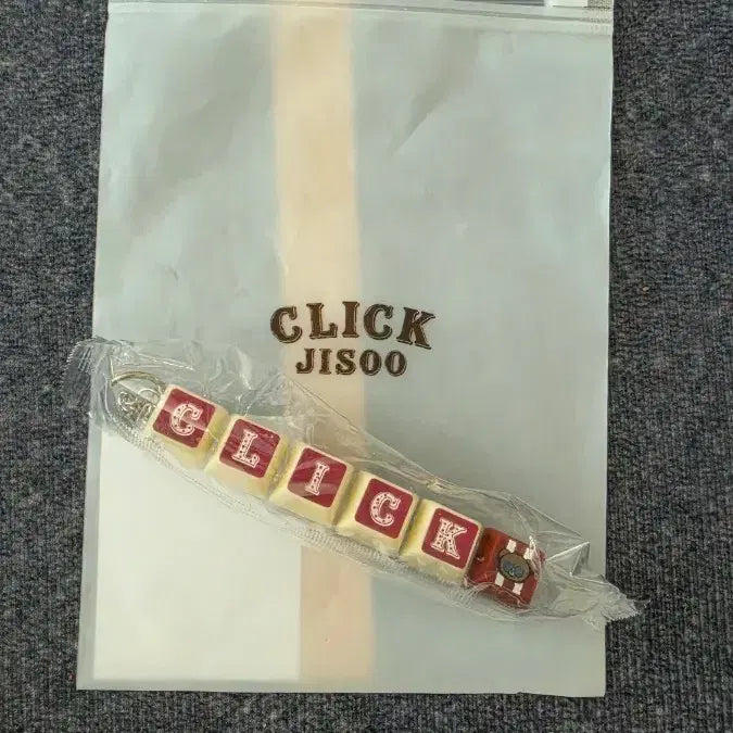 [BUNJANG] BLACKPINK JISOO CLICK Popup Keycap Keyring / 지수 클릭 팝업 키캡 키링 양도 블랙핑크 BLACKPINK JISOO