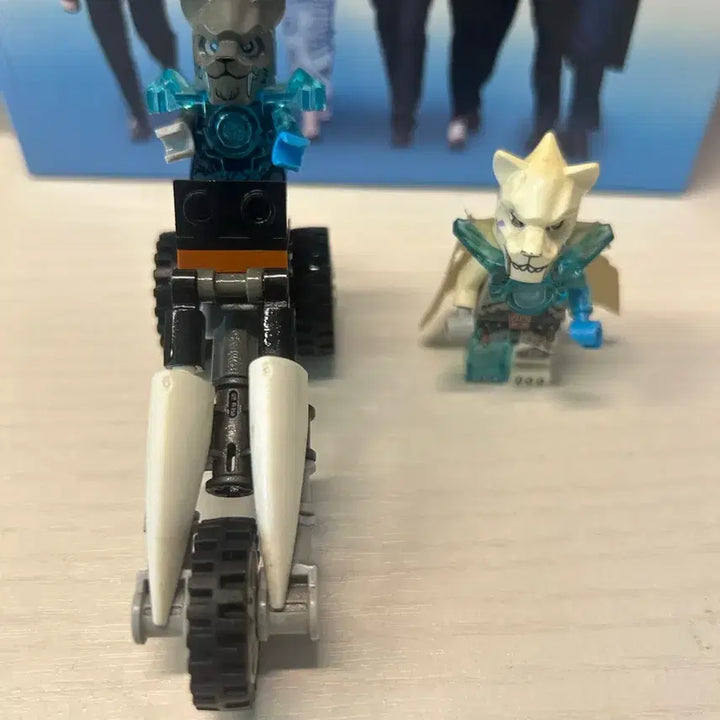 [BUNJANG] LEGO Chima Characters (2) + Motorcycle Set / 레고 키마 캐릭터 2개+오토바이