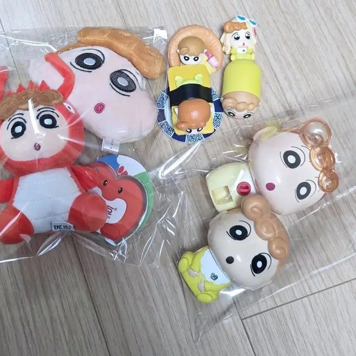 [BUNJANG] Crayon Shin-chan Nene-chan Doll &amp; Gacha Bundle Set / 짱구는 못말려 짱아 인형, 제일복권 e상, 가챠  일괄판매