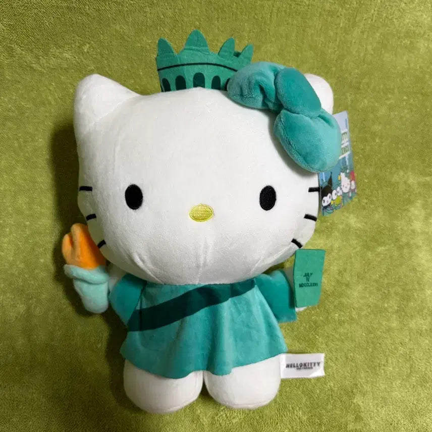 [BUNJANG] Hello Kitty Statue of Liberty Edition Doll / 키티 자유의 여신상 에디션 인형
