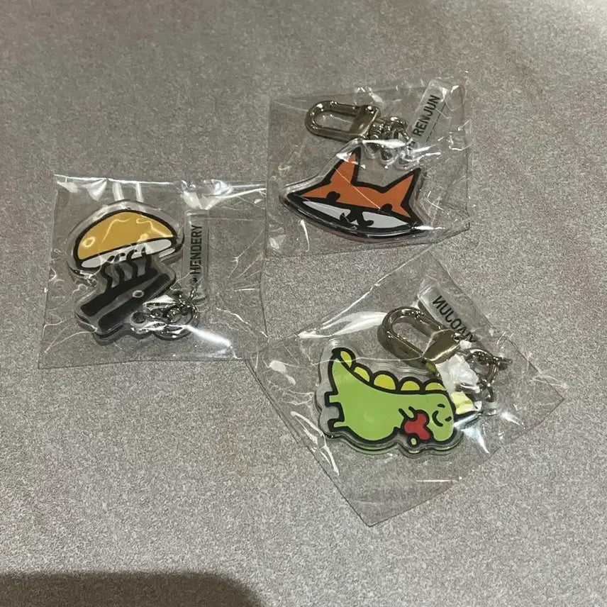[BUNJANG] NCT 10th Anniversary Exhibition Acrylic Keychain / NCT 10주년 전시회 아크릴 키링