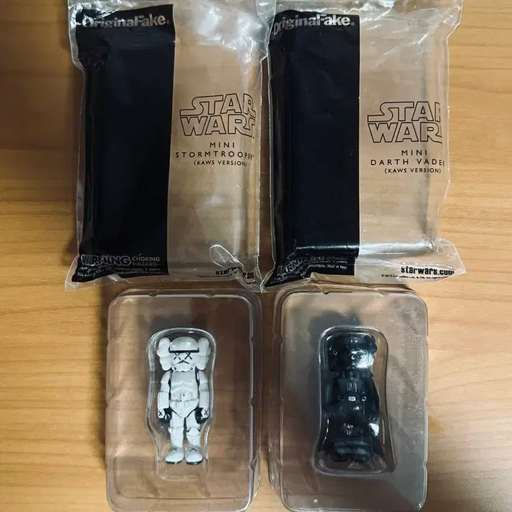 [BUNJANG] KAWS Darth Vader Stormtrooper Mini Version / 카우스 다스베이더 스톰트루퍼