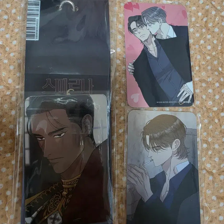 [BUNJANG] SMIRNA &amp; CAPRI Spirit Keyring + Gaechaban Photocard Bundle Set / 미개봉 스미르나앤카프리 정령 키링+개차반 포카 일괄 포토카드