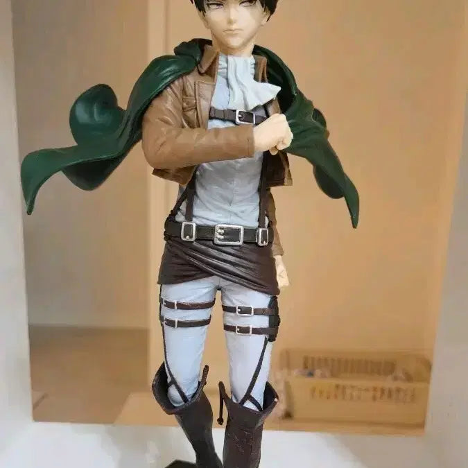 [BUNJANG] Attack on Titan Levi Ackerman Figure / 진격의 거인 리바이 피규어