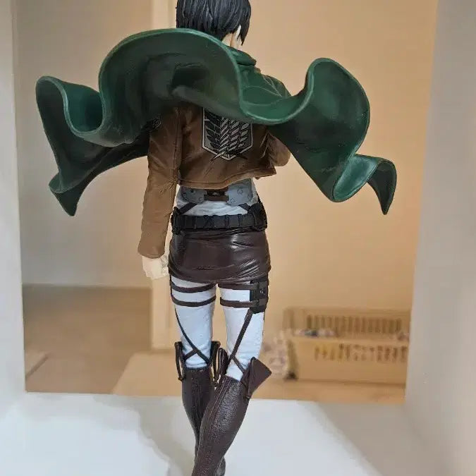 [BUNJANG] Attack on Titan Levi Ackerman Figure / 진격의 거인 리바이 피규어