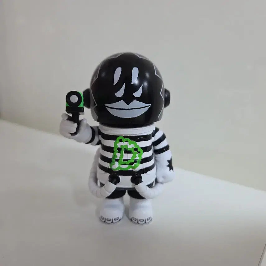 [BUNJANG] Pop Mart Molly Figure / 팝마트 몰리 피규어